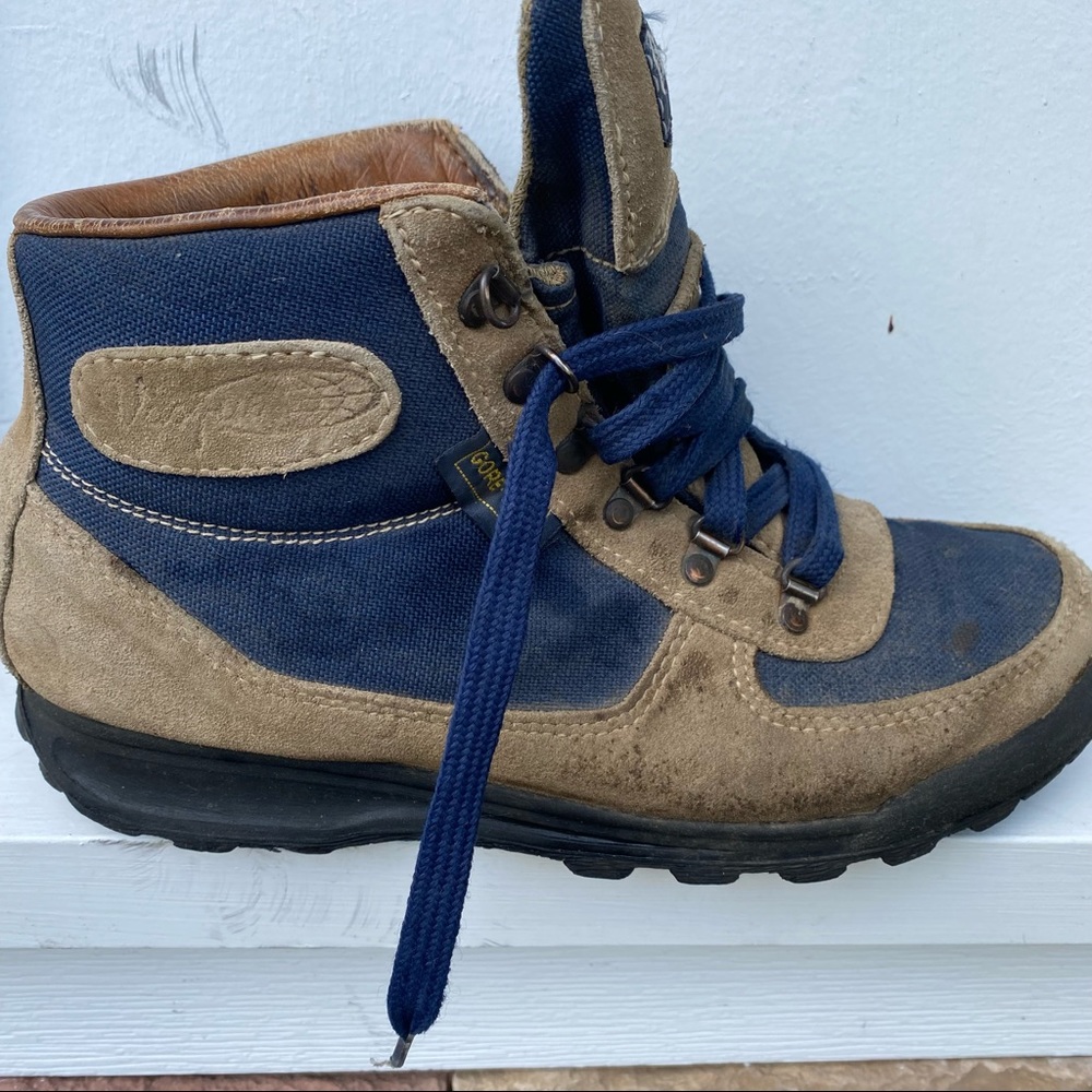 Vintage Vasque 7534 Skywalk Women's GoreTex Hiking Boots-Italian Made- Size 8.5